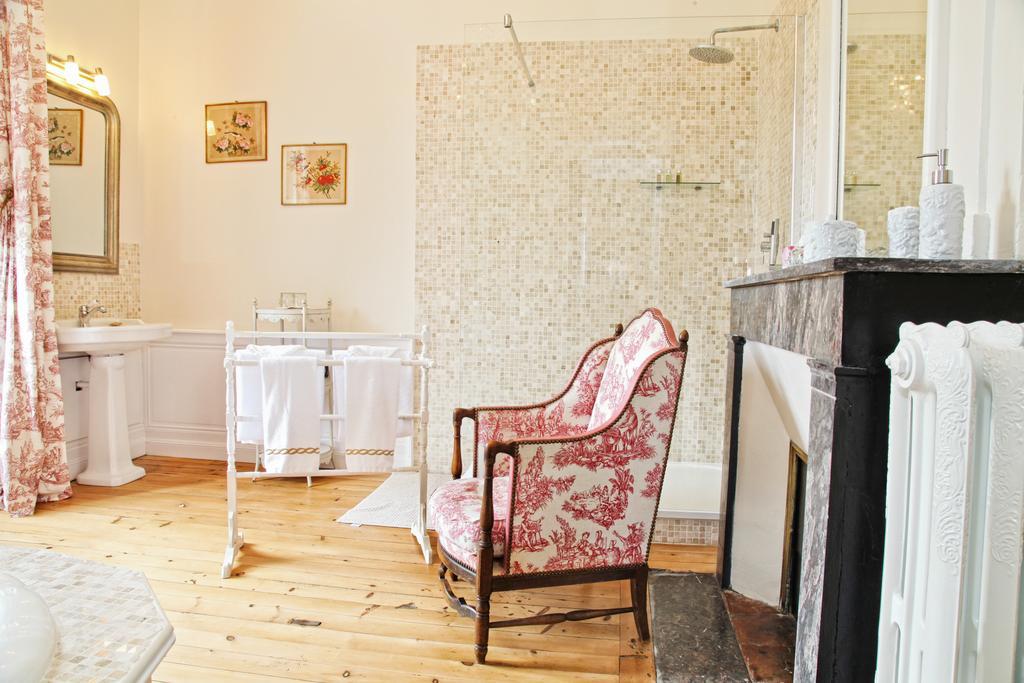 Chateau Lamothe Du Prince Noir - B&B Saint-Sulpice-et-Cameyrac Zimmer foto